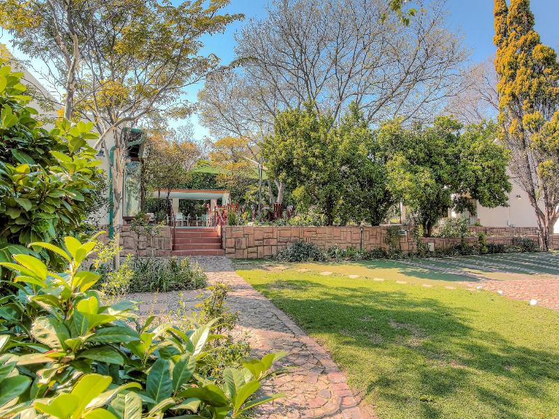 Sunninghill Guest Lodge image