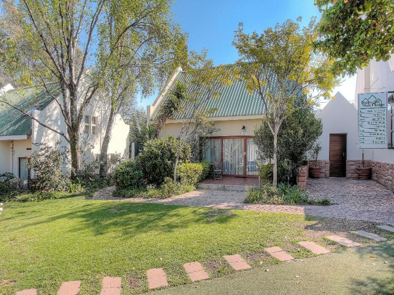 Sunninghill Guest Lodge image