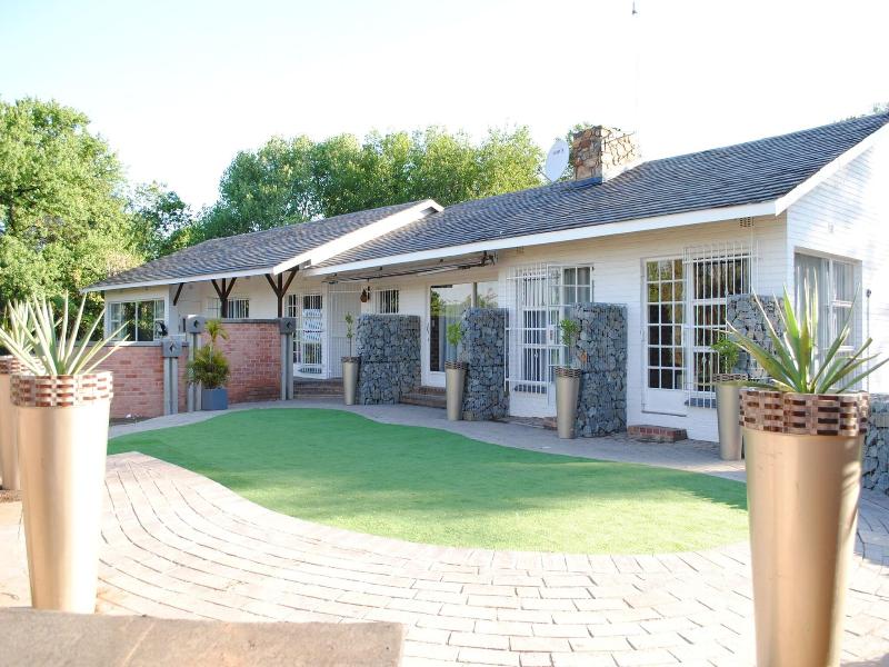 B And B Sandton image