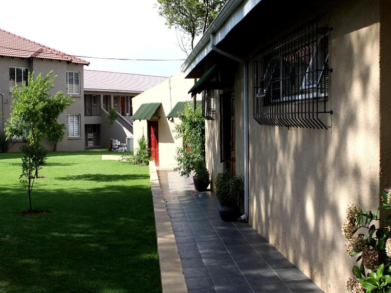 Airport Lodge Guest House image