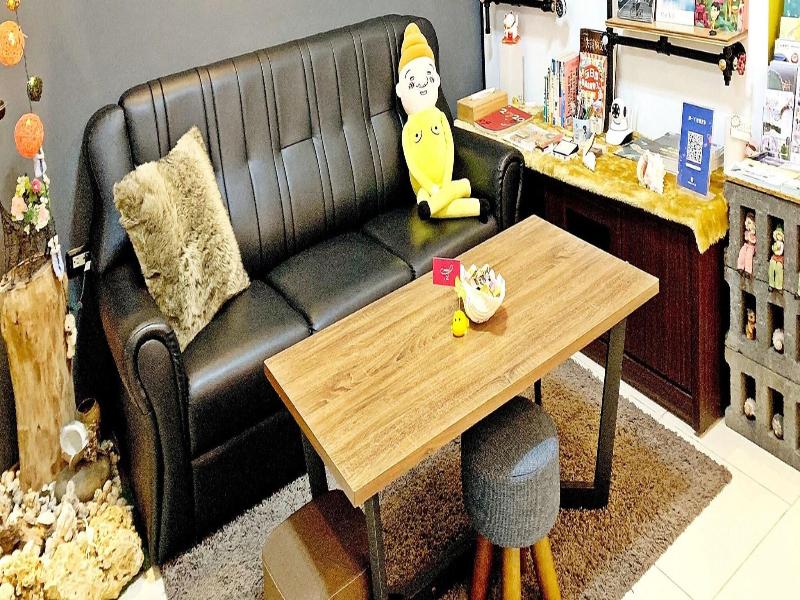 Snug Nine Inn image