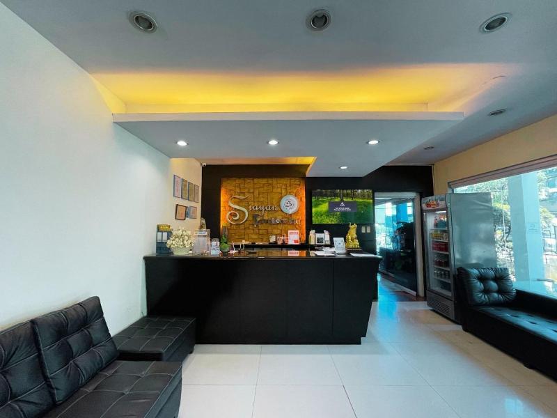Siayan Travellers Inn image