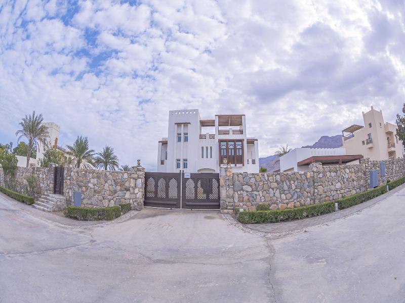 Le Sifah Resort Apartment image