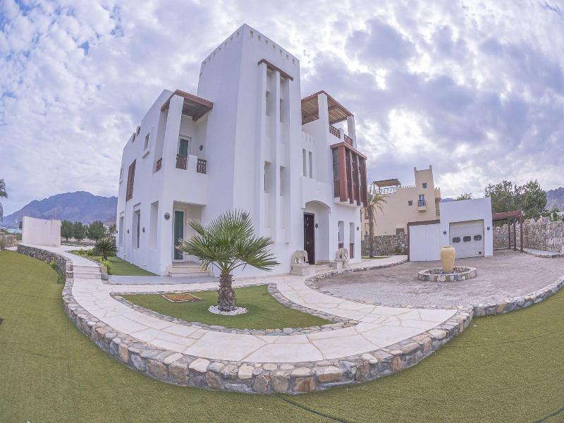 Le Sifah Resort Apartment image