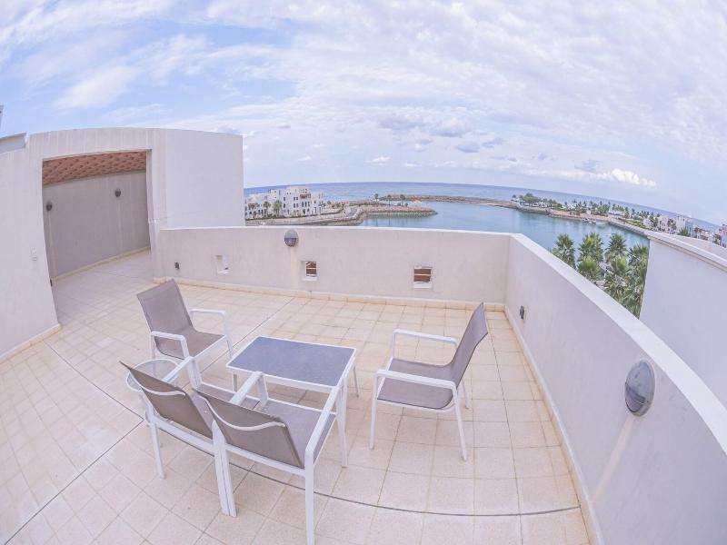 Le Sifah Resort Apartment image