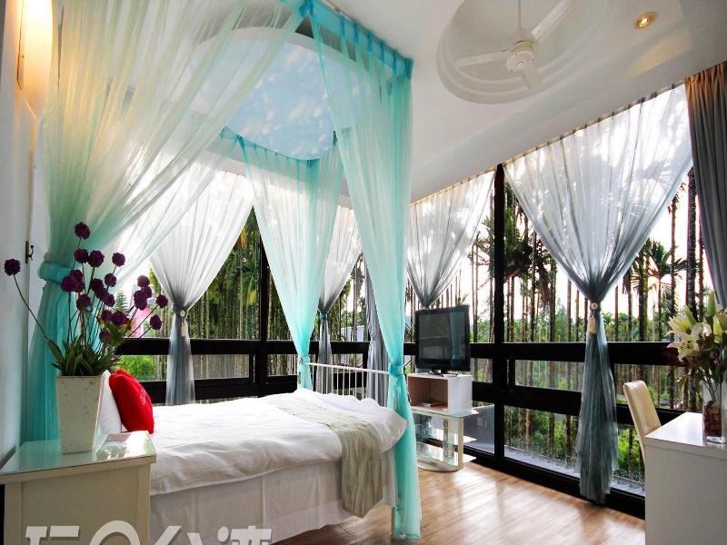 Full House Bed And Breakfast image