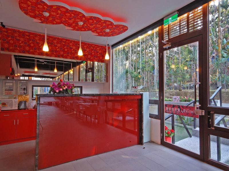 Full House Bed And Breakfast image