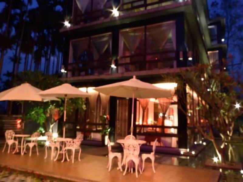 Full House Bed And Breakfast image