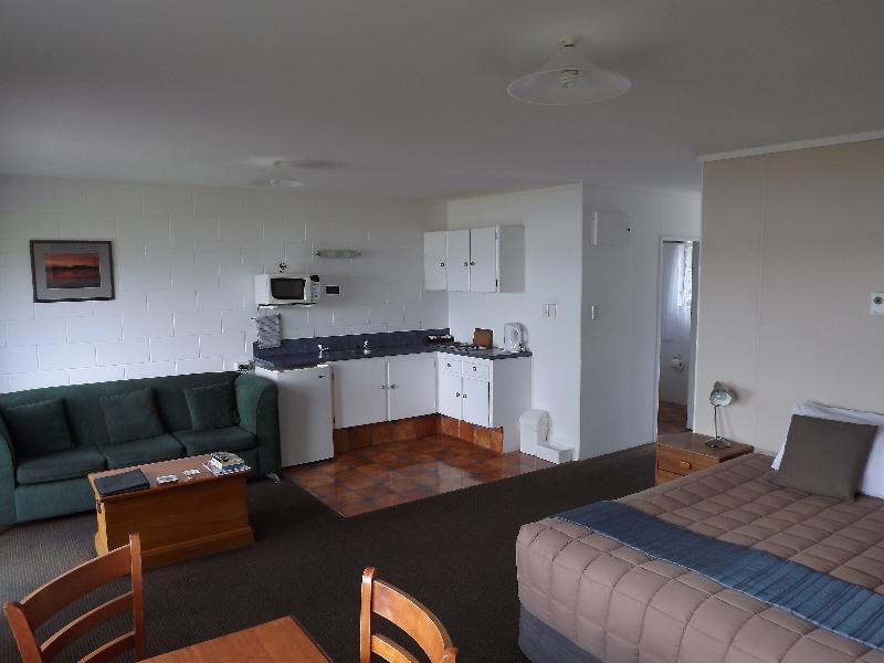 Harbour View Motel image
