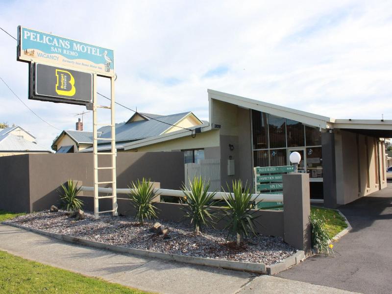 Pelicans Motel San Remo image