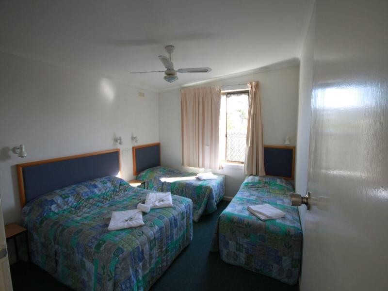 Pelicans Motel San Remo image
