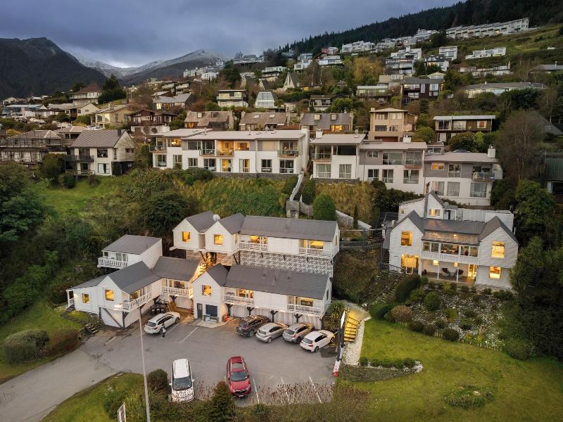 Colonial Village Motel image