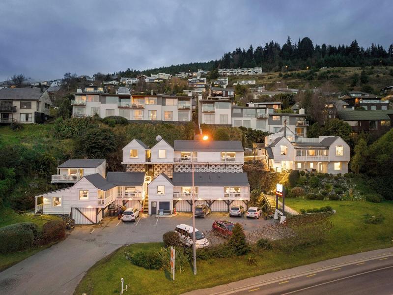 Colonial Village Motel image