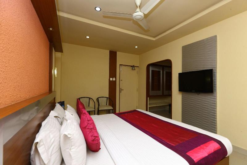 Navaratna By Omatra Hotels image