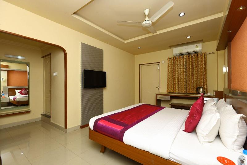 Navaratna By Omatra Hotels image