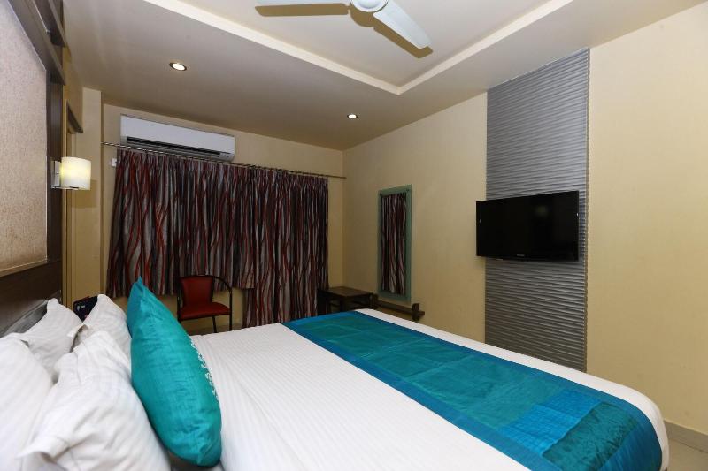 Navaratna By Omatra Hotels image