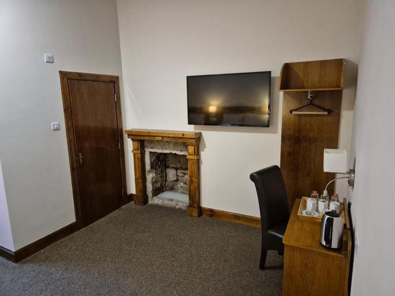 Douglas Hotel image