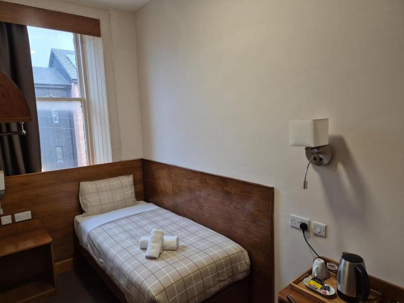 Douglas Hotel image