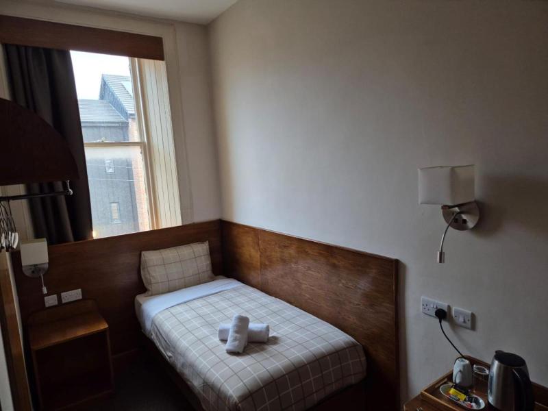 Douglas Hotel image