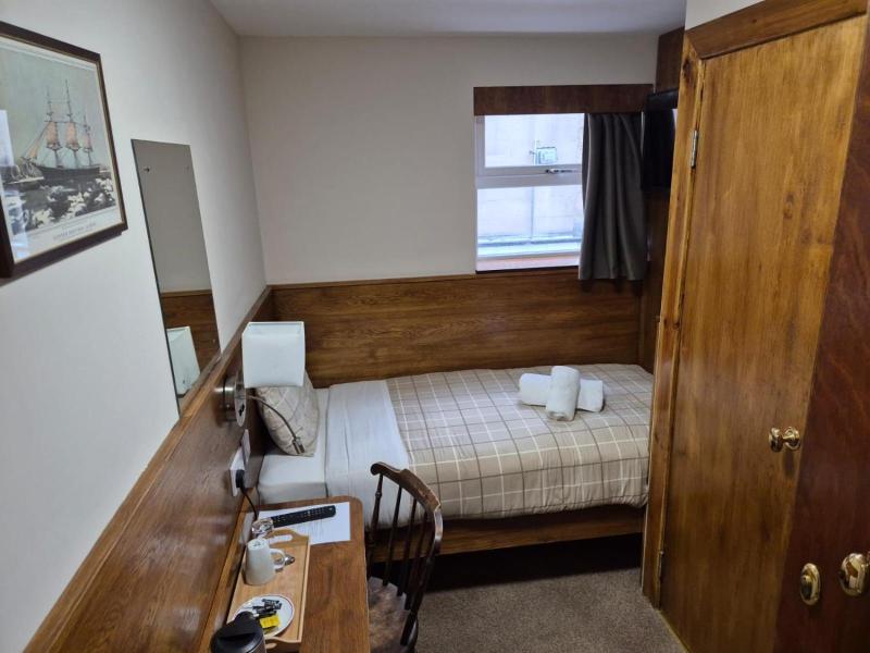 Douglas Hotel image