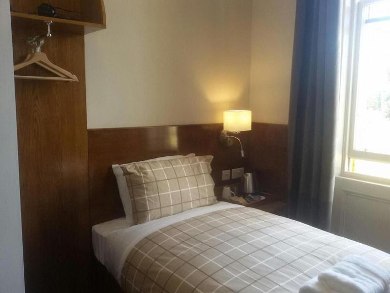 Douglas Hotel image