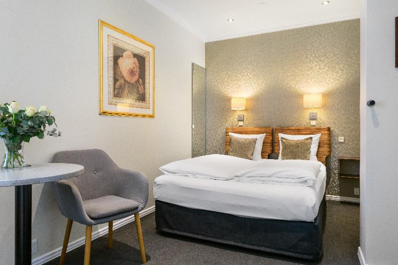 Hotel Tiffany image