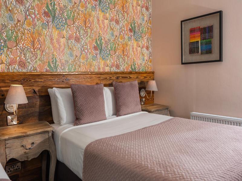 The Glenside Hotel image