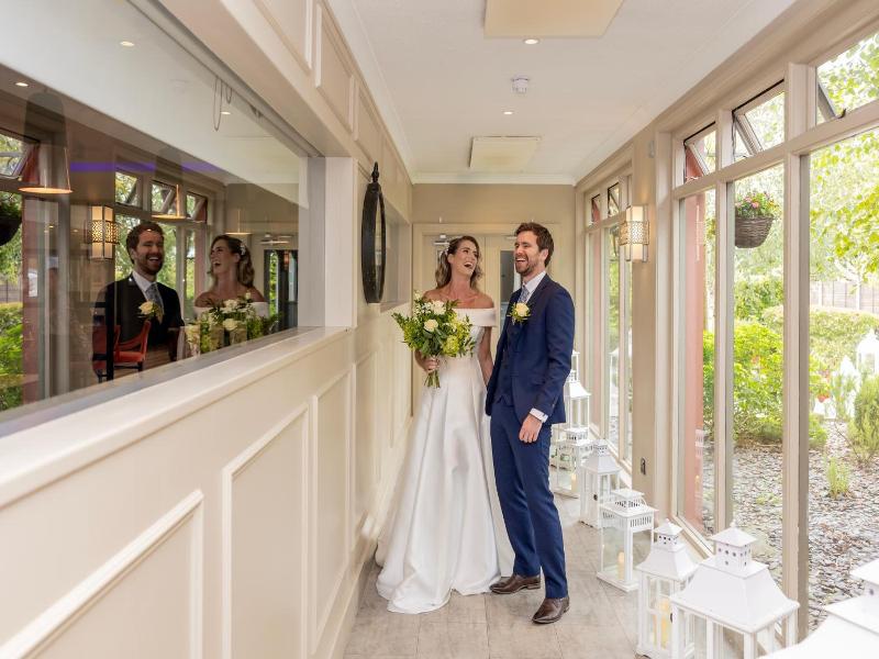 The Glenside Hotel image