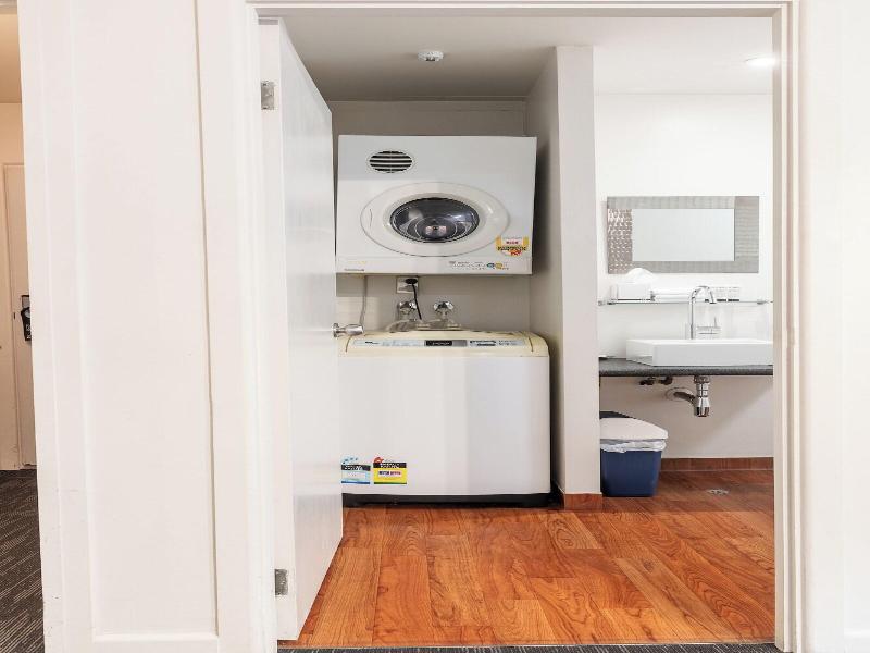 315 Euro Motel Serviced Apartments