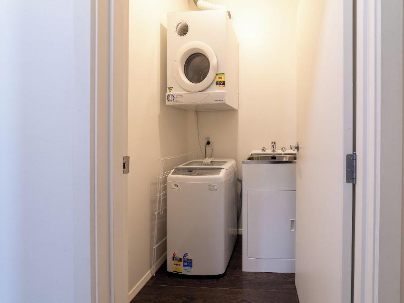 315 Euro Motel Serviced Apartments