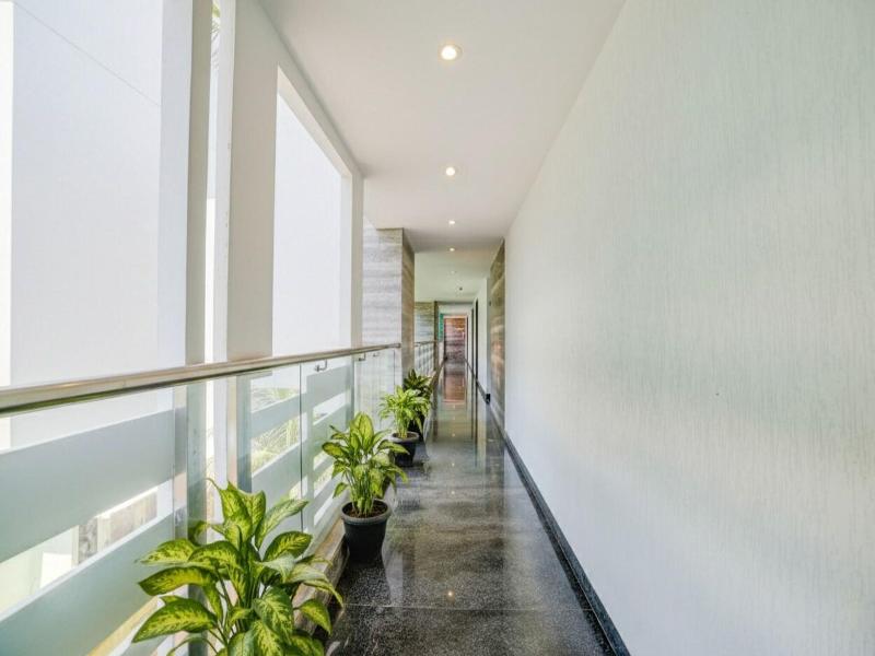 Fabhotel King S Court image
