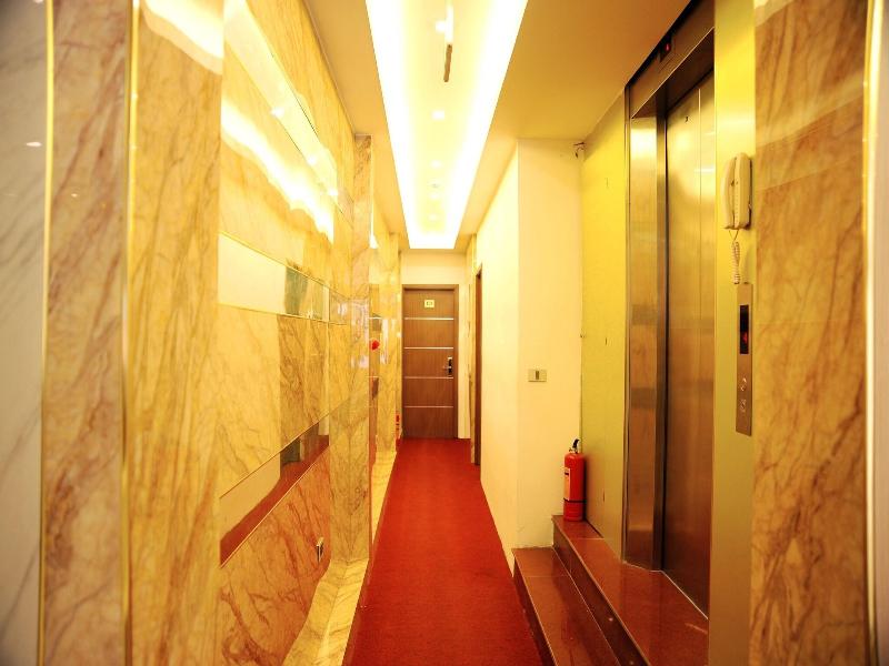 The Royal Hotel image