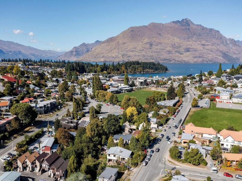 The Flaming Kiwi Backpacker image