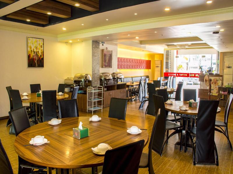 Green Leaf Hotel image