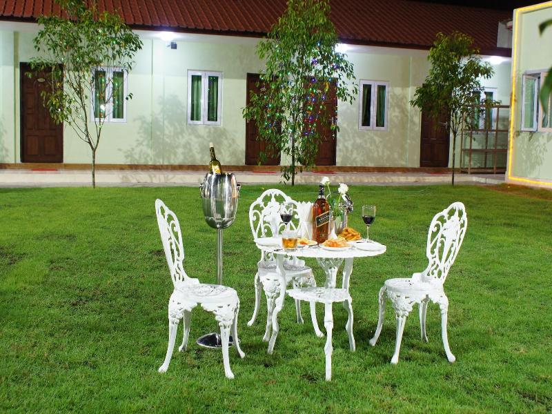 Green Leaf Hotel image