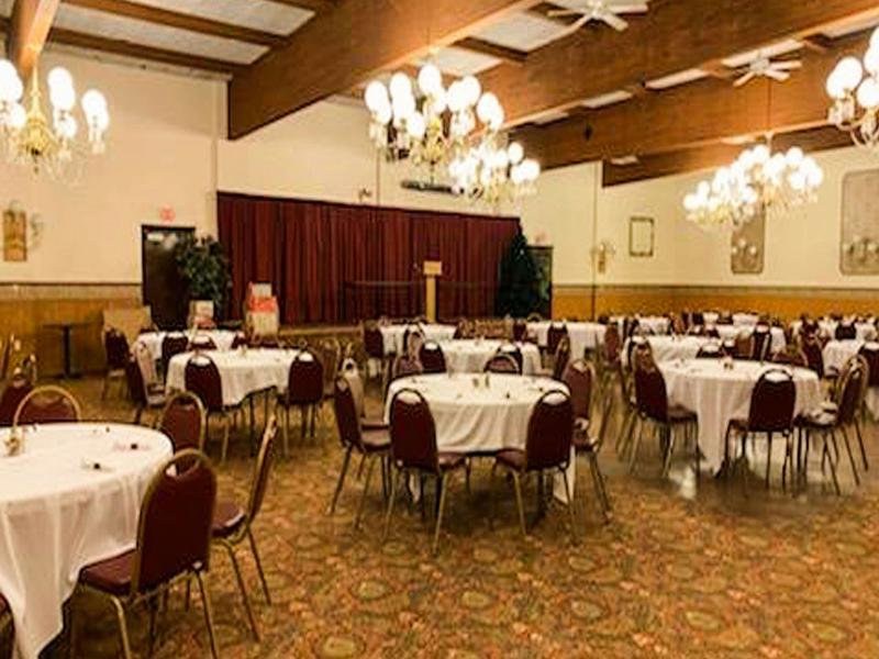 Voyageur Inn And Conference Center image