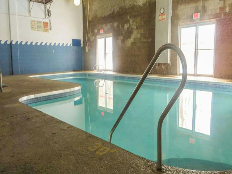Voyageur Inn And Conference Center image