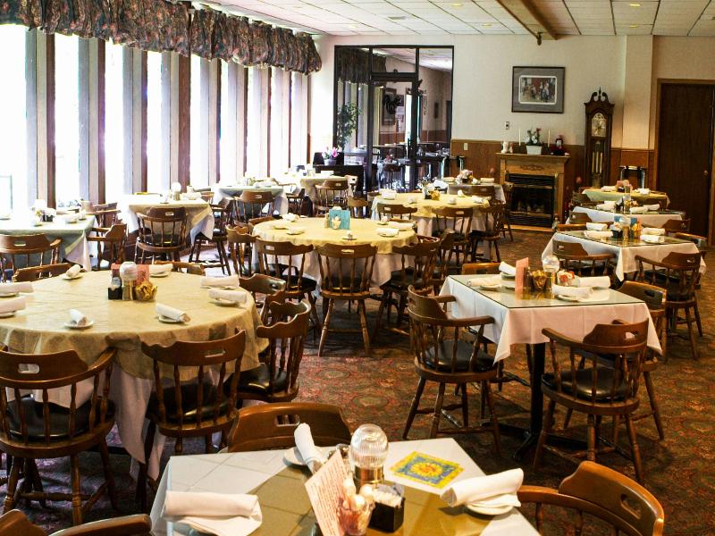 Voyageur Inn And Conference Center image