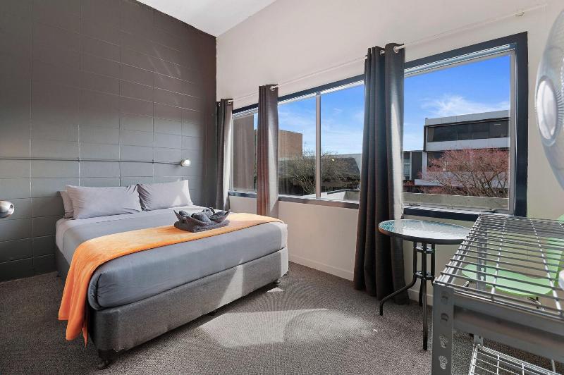 Rock Solid Backpackers Rotorua image