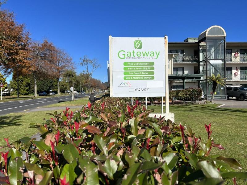 Gateway International Motel image