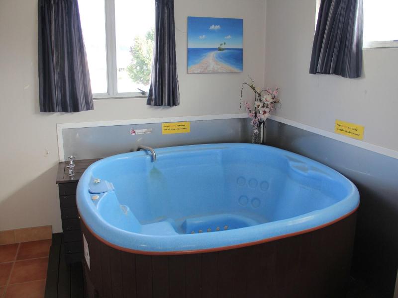 Gateway International Motel image