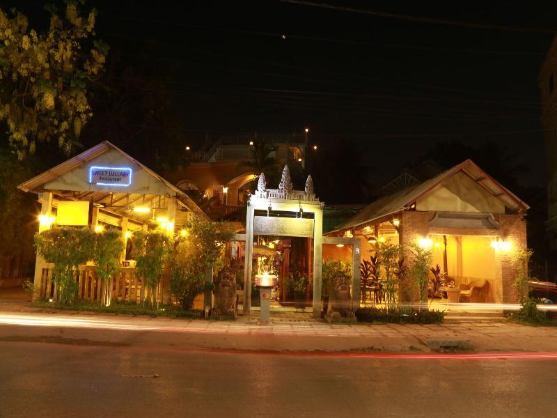 Blossoming Romduol Lodge image