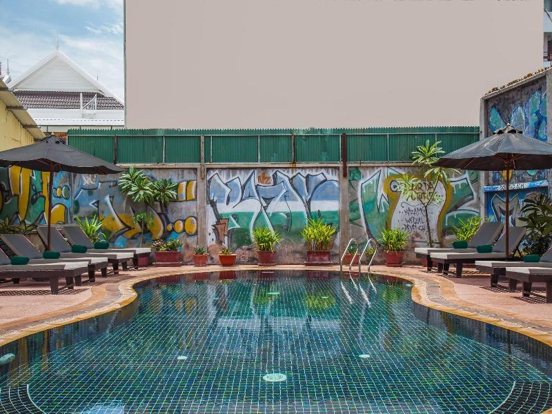 Side Walk Hotel image
