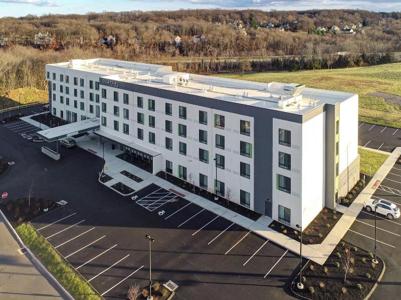 Courtyard Southington image