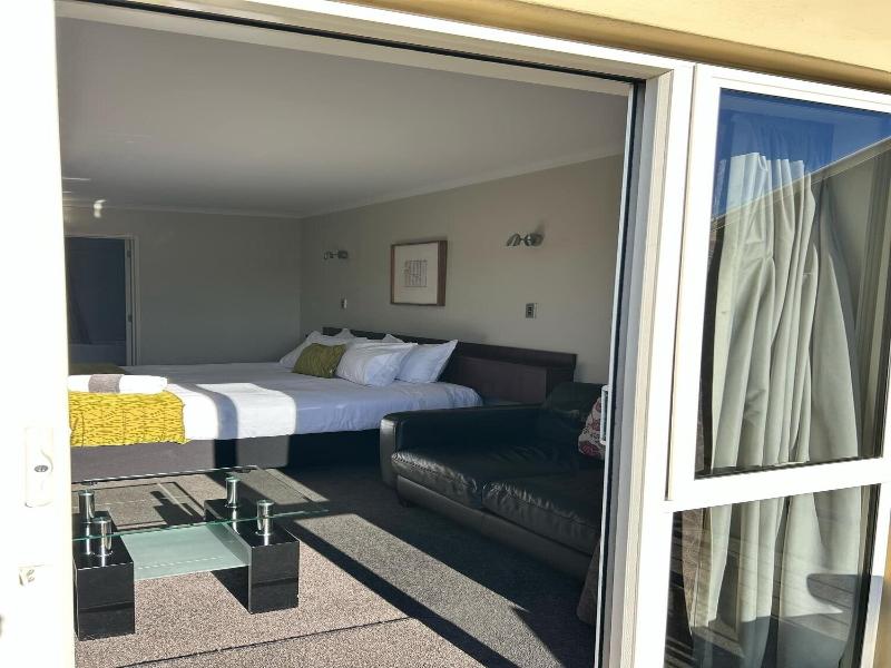 Avenue Motor Lodge