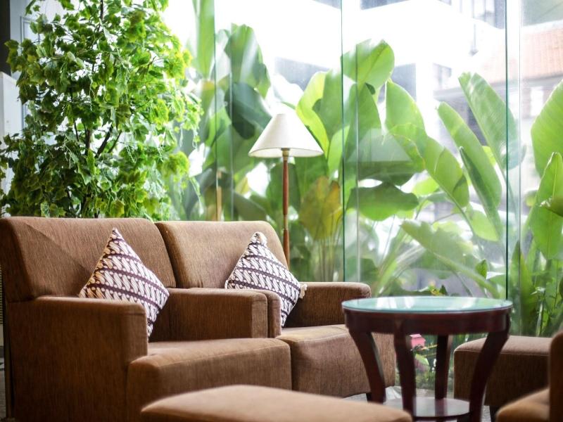 Johns Pardede International Hotel image
