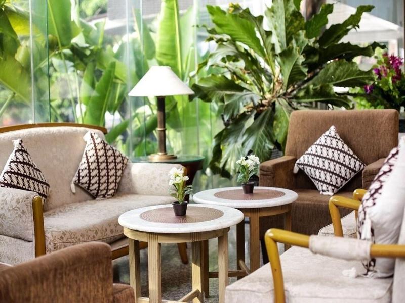 Johns Pardede International Hotel image