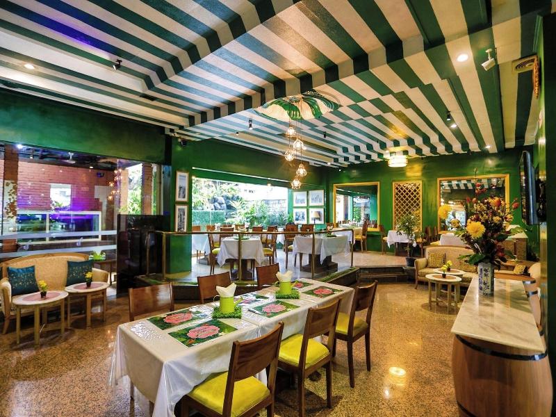 Johns Pardede International Hotel image