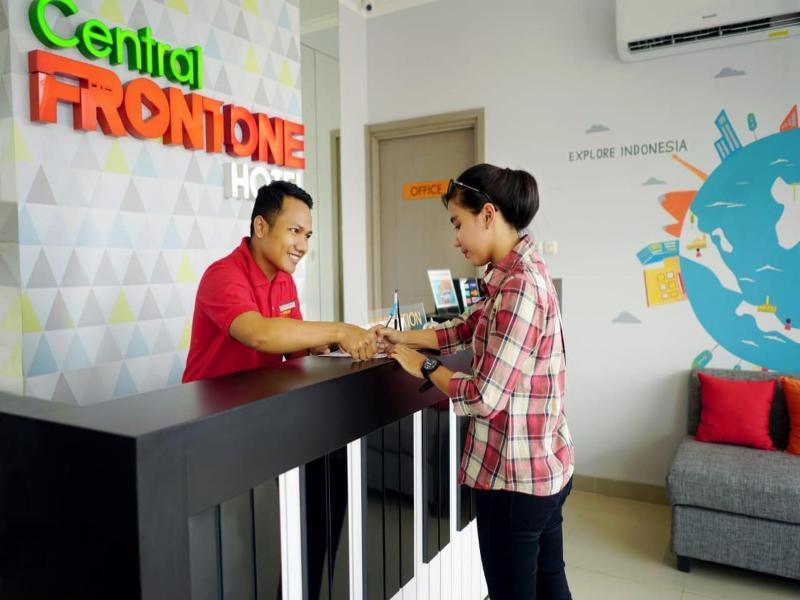 Central Front One Inn Jakarta Airport image
