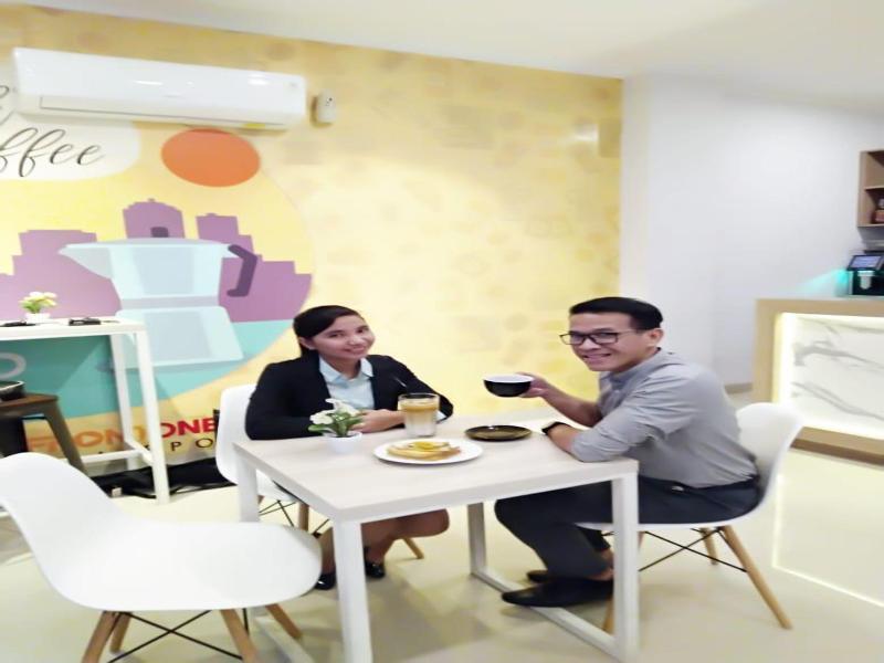 Central Front One Inn Jakarta Airport image